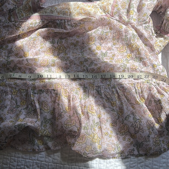 American Eagle flowy top.    Pale purple. Size S     Would easily fit Medium - Picture 12 of 14